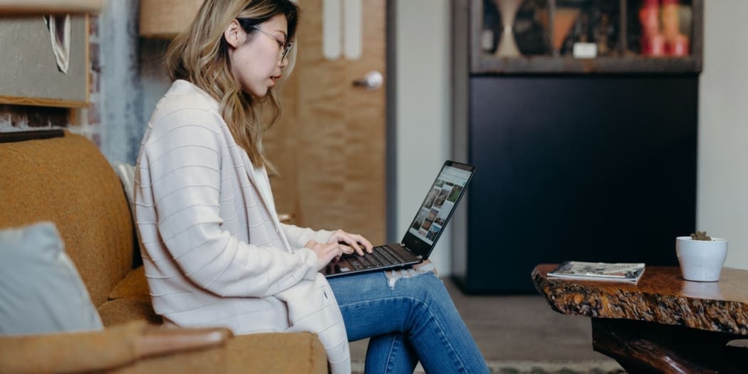 A business owner integrates her accounting software for her eCommerce site