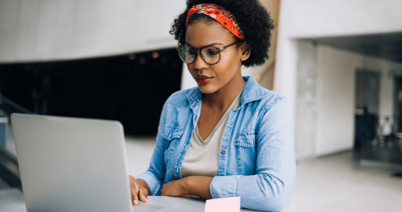 Business woman working on lapto