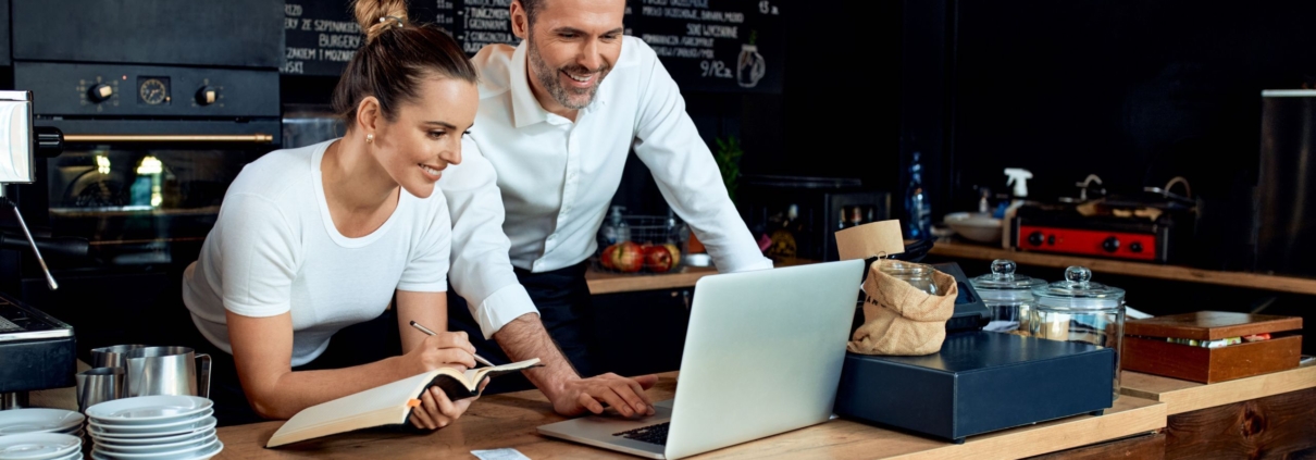 small business owners doing accounting and bookkeeping