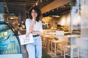 A female franchise owner working on FDD Item 19
