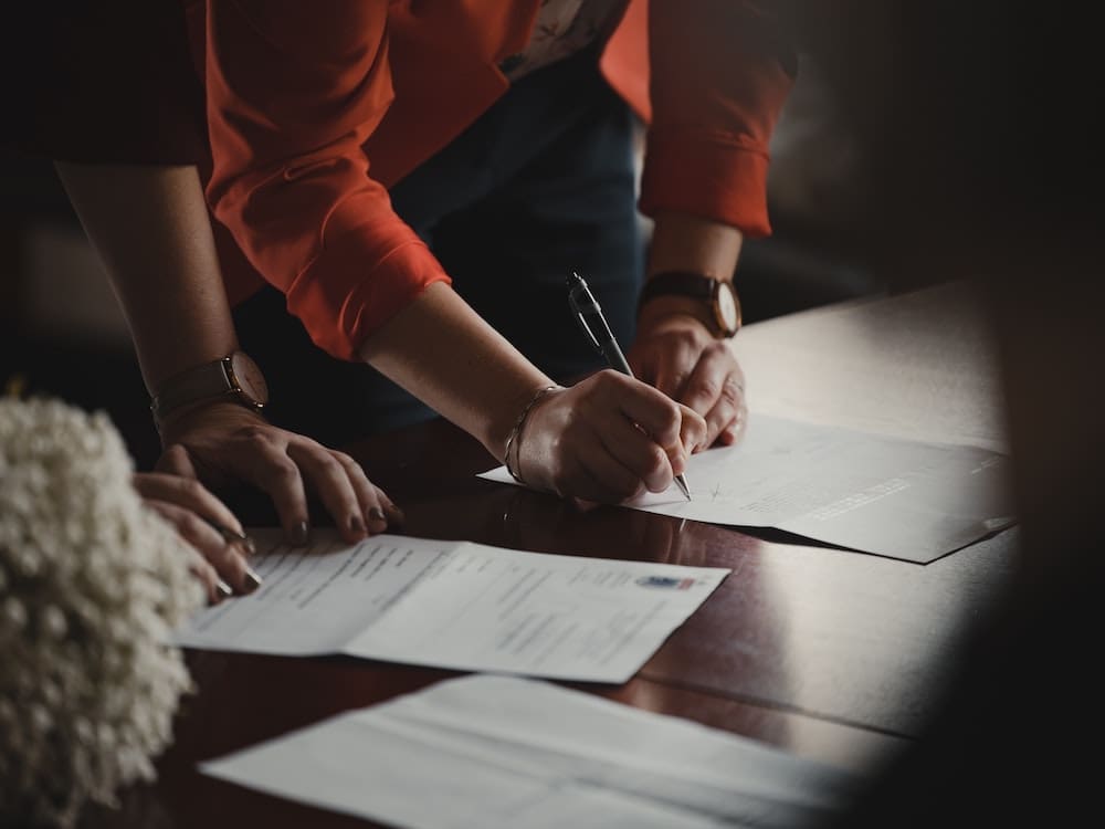 tracking business expenses on paper